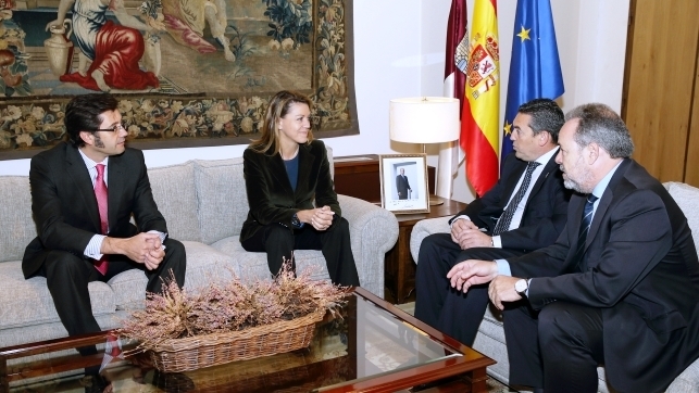 La presidenta regional, María Dolores de Cospedal, junto al consejero de Hacienda, Arturo Romaní, el presidente de la FEMP-CLM, Santiago Lucas-Torres y el Delegado del Gobierno, Jesús Labrador La presidenta regional, María Dolores de Cospedal, junto al consejero de Hacienda, Arturo Romaní, el presidente de la FEMP-CLM, Santiago Lucas-Torres y el Delegado del Gobierno, Jesús Labrador