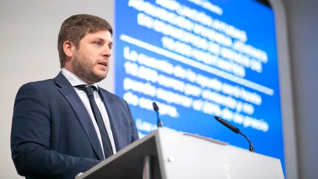 El consejero de Fomento de Castilla-La Mancha, Nacho Hernando, ha informado en rueda de prensa de los asuntos de su departamento abordados en el Consejo de Gobierno