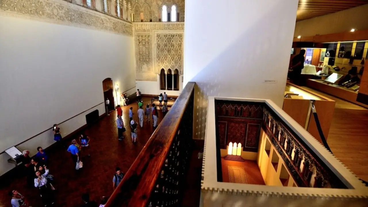 El Museo Sefardí de Toledo, refugio climático que combina cultura y zonas de ocio