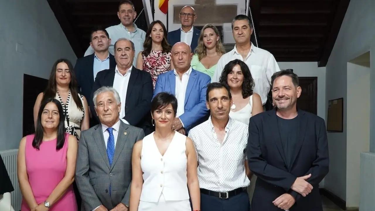 La ministra de Vivienda y Agenda Urbana, Isabel Rodríguez, este jueves en su visita al Ayuntamiento de Almagro (Ciudad Real)