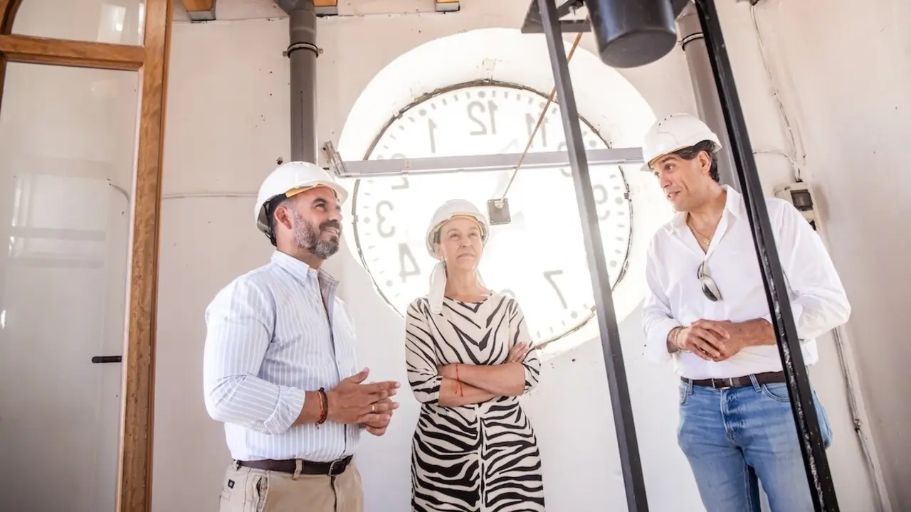 El reloj del Ayuntamiento de Guadalajara vuelve a sonar tras restaurar la torre del campanario