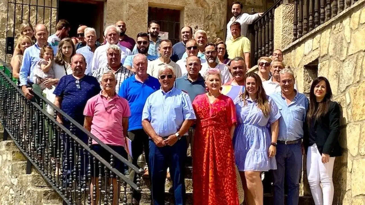 Fadeta firma 52 contratos de ayudas Leader para municipios por más de medio millón