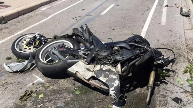 Mueren dos personas tras sufrir una caída con la motocicleta en la que viajaban