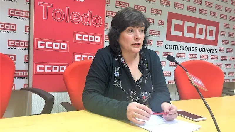 La secretaria regional de Sanidad de CCOO Castilla-La Mancha, Chelo Cuadra, durante la rueda de prensa que ha ofrecido