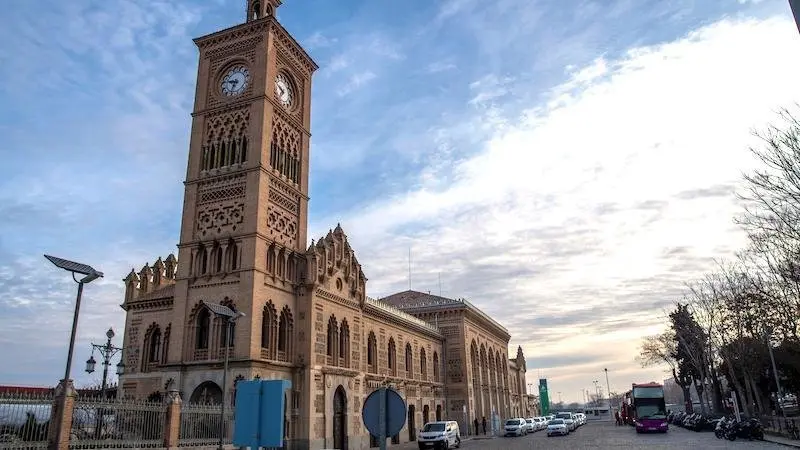 La estación de ferrocarril de Toledo es un hermoso edificio neomudéjar que cumple este 2019 un siglo siendo una puerta monumental a una ciudad patrimonial para millones de viajeros - EFE /Ismael Herrero