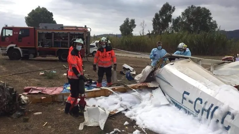 Un fallecido y un herido grave tras estrellarse una avioneta que acababa de despegar