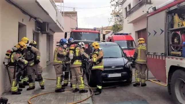 Muere una mujer tras verse atrapada entre las llamas del incendio de su vivienda