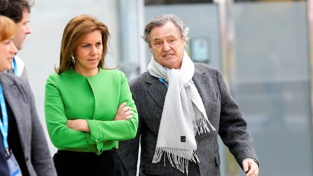 La expresidenta de Castilla-La Mancha y exsecretaria general del PP, María Dolores de Cospedal, junto a su marido Ignacio López del Hierro - Fotografía: Archivo/Claudio Álvarez