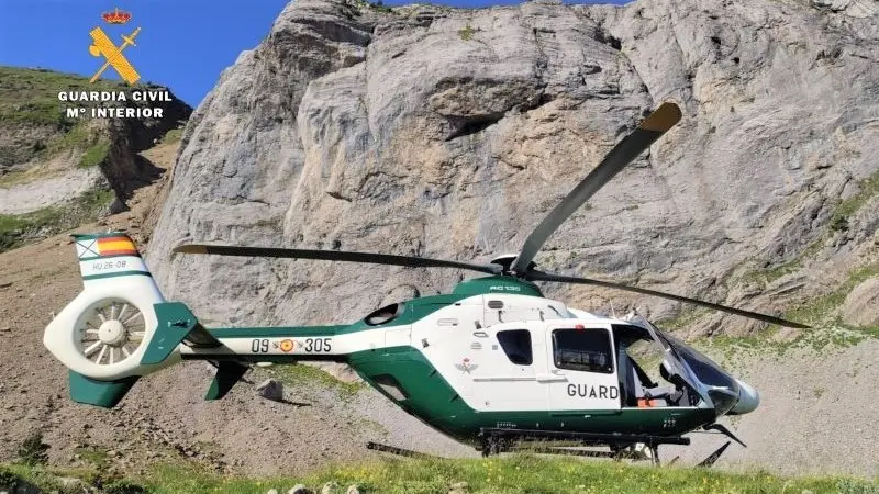 Fallece un joven de 22 años tras sufrir una caía mientras practicaba montañismo, helicóptero, guardia civil, rescate