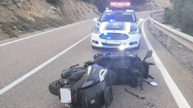 Fallece la ocupante de un moto tras sufrir un accidente en la carretera N-211, motorista, accidente, tráfico