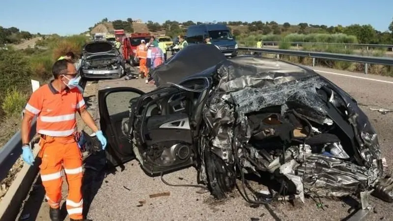 Muere arrollado por un camión al bajarse del coche por un pinchazo en la autovía A-62, accidente de tráfico, colisión, choque,&nbsp;