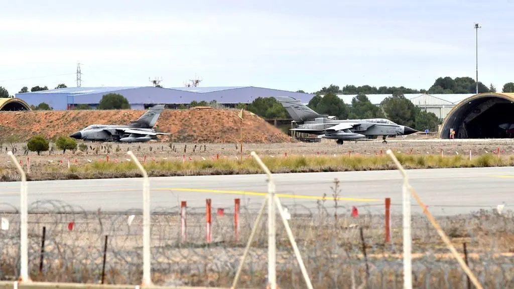 Imagen de la base aérea de Los Llanos en Albacete desde donde salen los aviones del Ejército con el armamento enviado a Ucrania - EFE/Manu