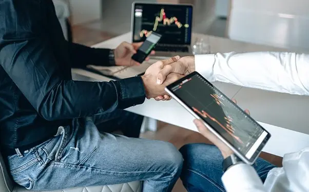 5 criptomonedas que están ganando la atención de los inversionistas