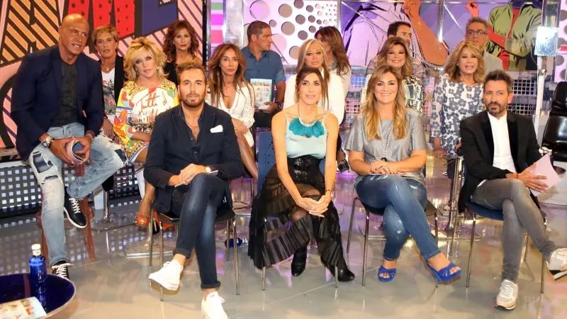 En la imagen de archivo directores, presentadores y colaboradores de 'Sálvame' en una etapa del programa de Telecinco