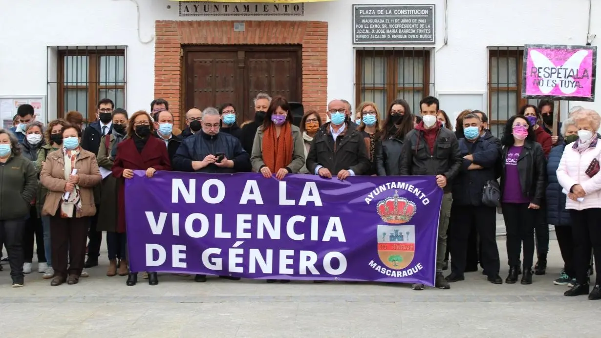 Silencio en Mascaraque (Toledo) para condenar el asesinato machista de su vecina y mostrar su apoyo a la familia