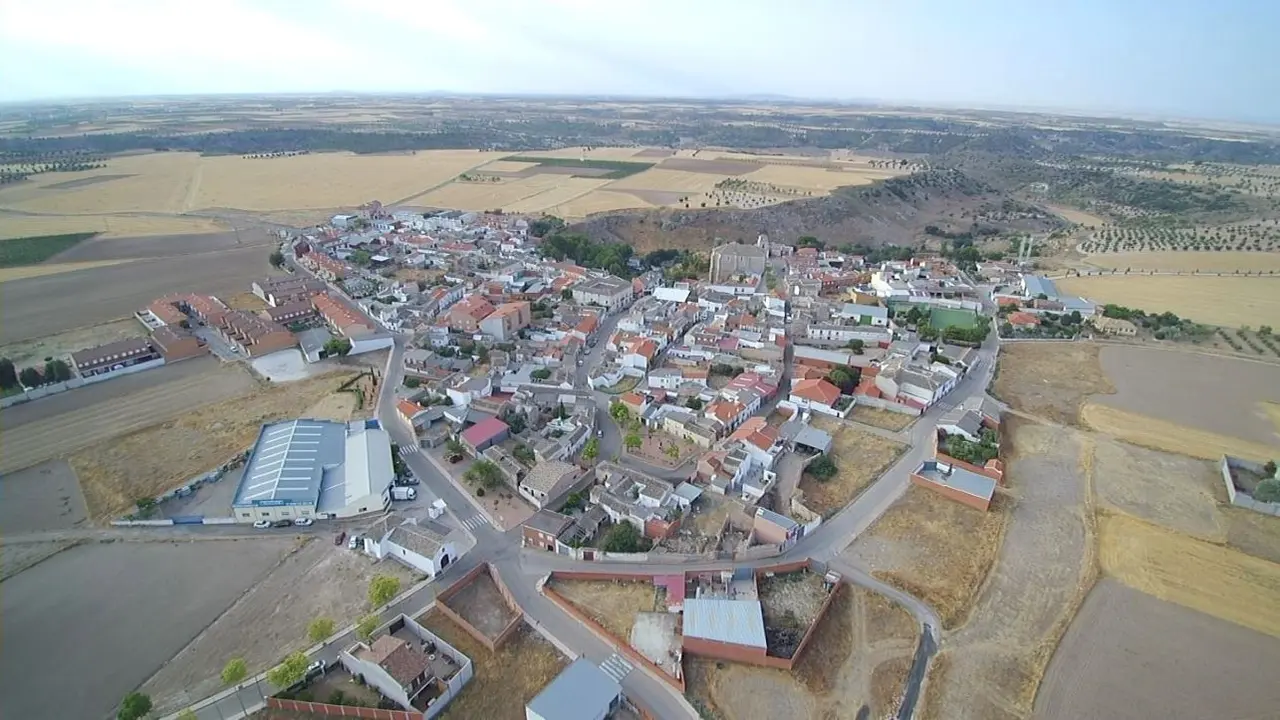 Junta aprueba la calificación urbanística para ampliar la empresa de envases PET. En la imagen una vista panorámica de la localidad toledana de Casarrubios del Monte