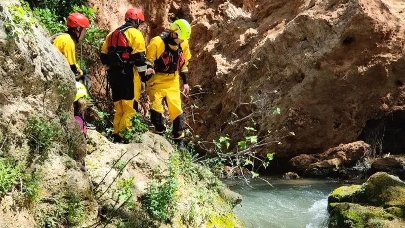 Mueren una madre y su hijo tras caer a una zona de agua en un paraje natural, geas, rescate, ahogamiento, 