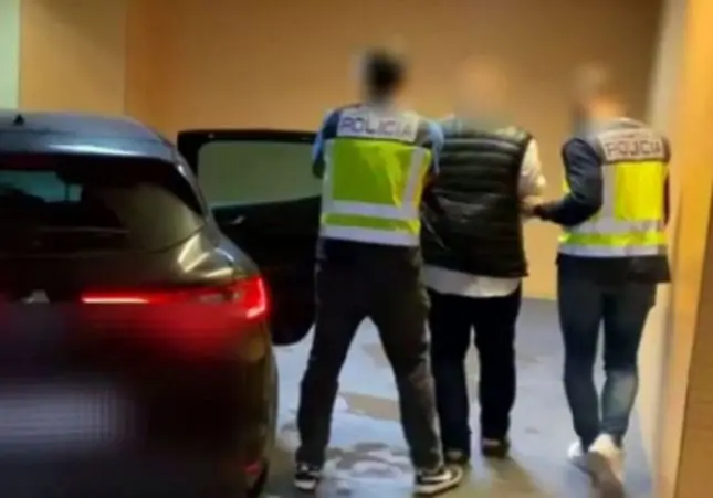 Finge ser policía nacional y roba todos los ahorros a una refugiada de Ucrania, detenido