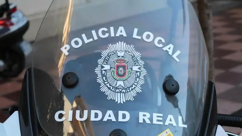 Una mujer llega conduciendo borracha a una comisaría de policía y es detenida, Policía Local de Ciudad Real