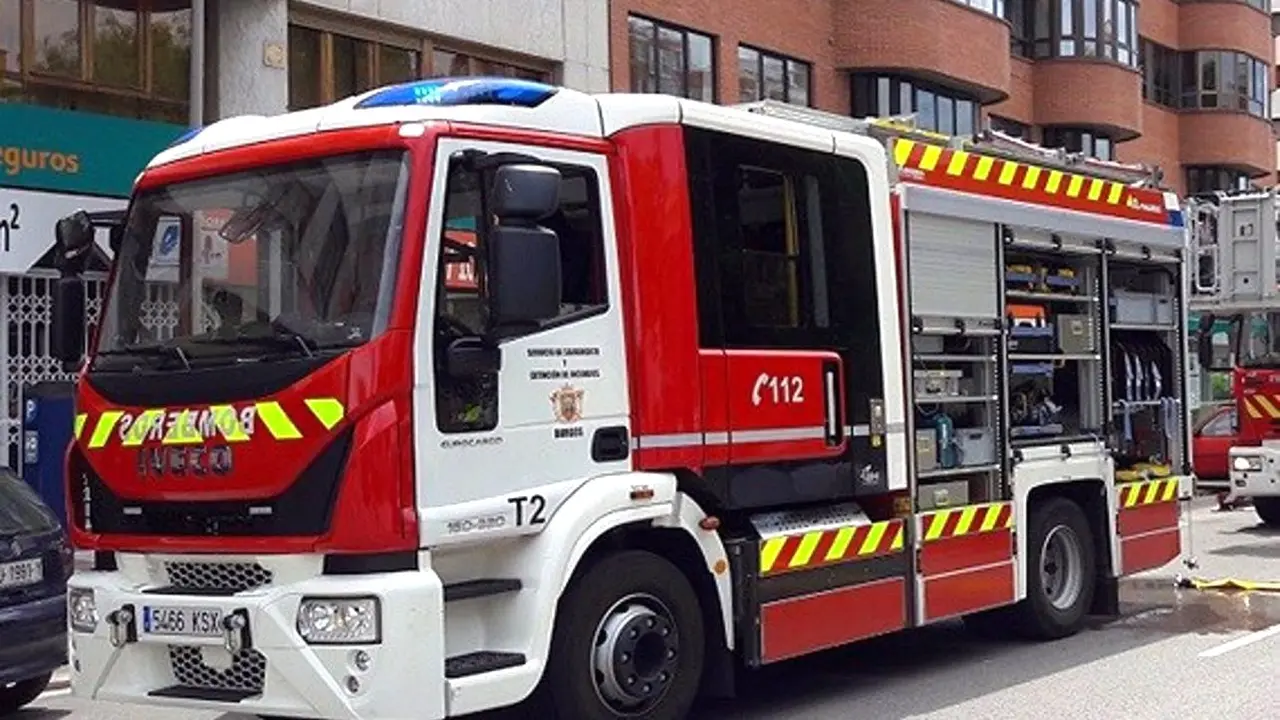 Dos muertos en el incendio en una de las plantas de una residencia de mayores, bomberos, incendio, fuego, Bomberos