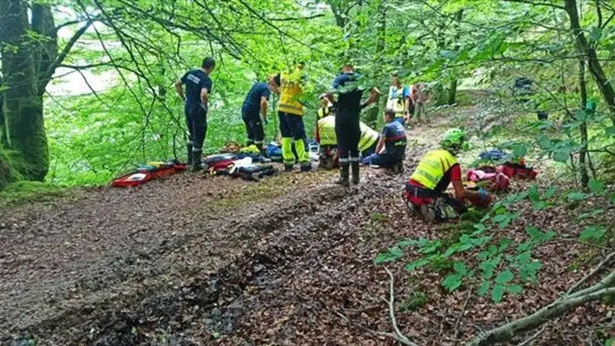 Muere un joven de 35 años en extrañas circunstancias cuando paseaba por el monte, rescate, paraje, cadáver, 