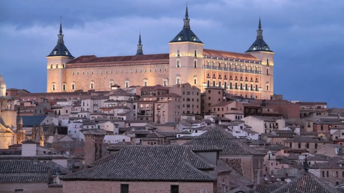 En la imagen de archivo el Alcázar de Toledo, sede del Museo del Ejército y la Biblioteca de Castilla-La Mancha - Fotografía: Agustín Puig