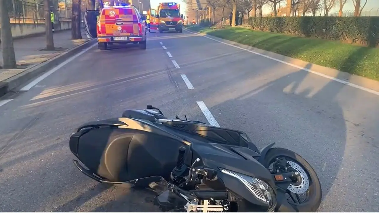 Muere un joven de 25 años al sufrir una caída con la moto que conducía en una calle, motocicleta, motorista, accidente,&nbsp;