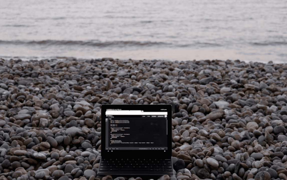 El teletrabajo desde la playa, nuevo estilo de vida