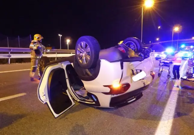 Deja un herido crítico en un accidente y escapa: pillado por un trozo de matrícula