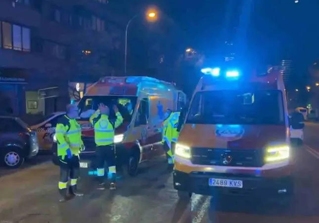 Reyerta entre hermanos: la pelea acaba con una decena de navajazos y un fugitivo, ambulancia, cadáver, asesinato, crimen,