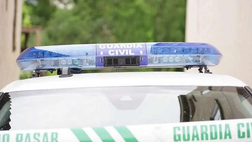 Muere un trabajador y otro resulta herido muy grave al caer a una fosa séptica, patrulla, Guardia Civil, asesinato, crimen, cadáver, violencia de género, reyerta, 