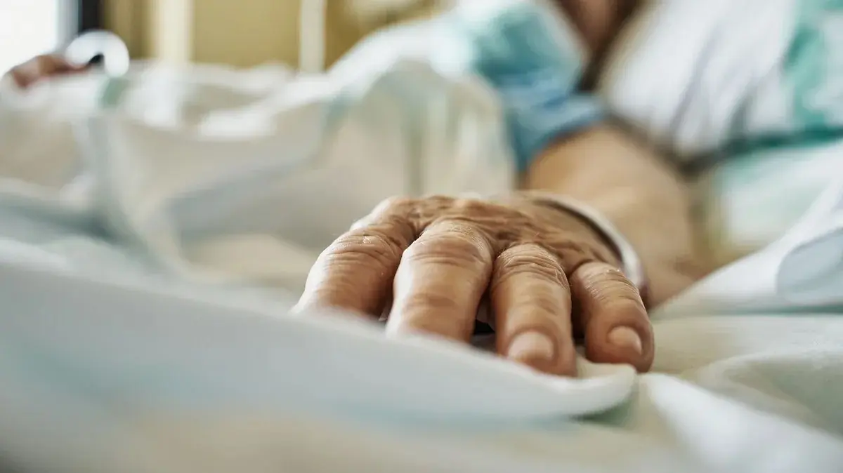 Certifican la muerte de una mujer y despierta cuando su hijo estaba llorándola, paciente, urgencias, enfermo, enferma,&nbsp;