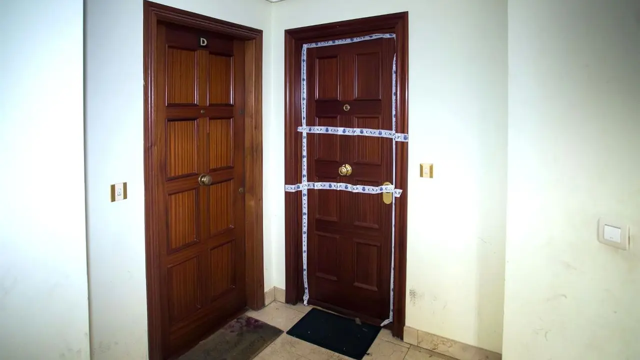 Detenido un hombre tras hallarse el cadáver de una joven de 20 años ahorcada, asesinato, crimen, reyerta, rellano, piso, vivienda, policía, 