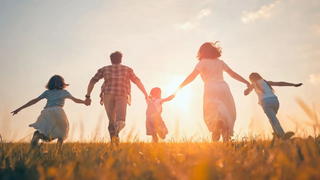 Junta abona el pago semestral de ayuda a familias numerosas con rentas más bajas, familia numerosa, hijos, paternidad, maternidad, 
