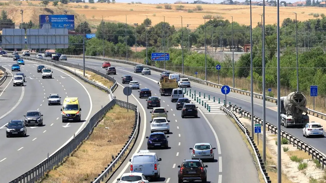 tráfico, desplazamientos, viajes, carreteras, operación salida, operación regreso, DGT, carretera, autovía, retenciones, retención, coches, vehículos, 