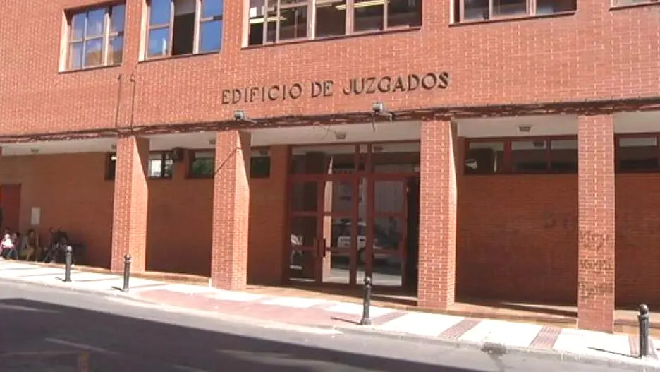 En la imagen los Juzgados en la ciudad de Puertollano (Ciudad Real) - Imagen: CMM