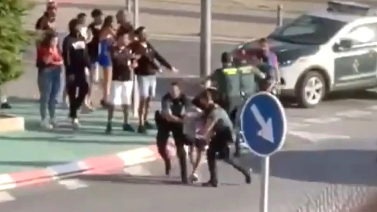 Cuatro detenidos y cuatro guardias civiles heridos durante una riña tumultuaria en Valmojado (Toledo)