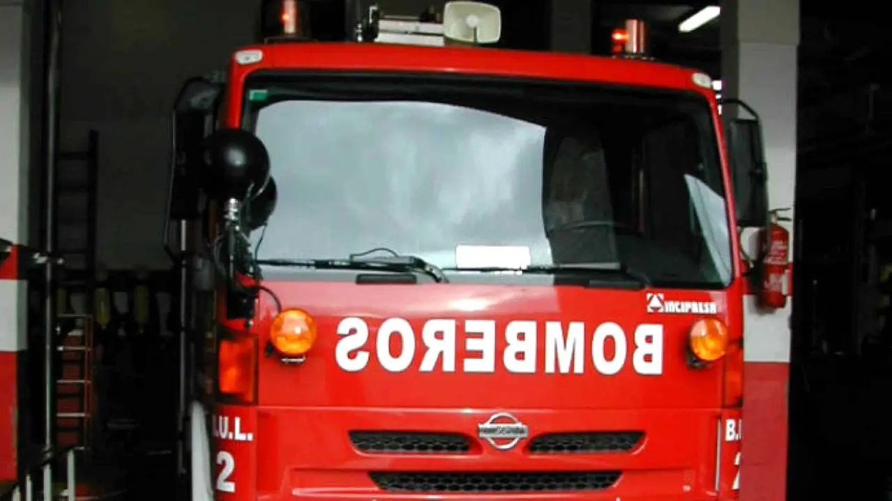 En la imagen de archivo una dotación de Bomberos
