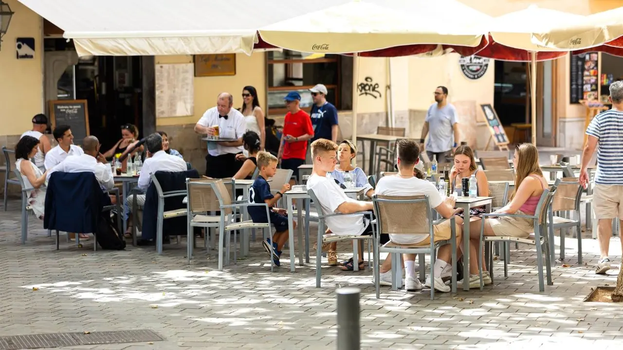 consumo, terraza, hostelería, servicios, PIB, inflación, precios, empleo, 