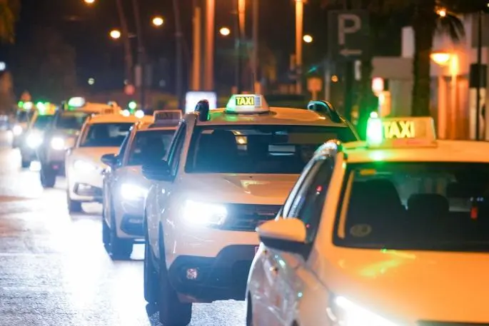 taxi, taxistas, transporte, viajeros, taxis,