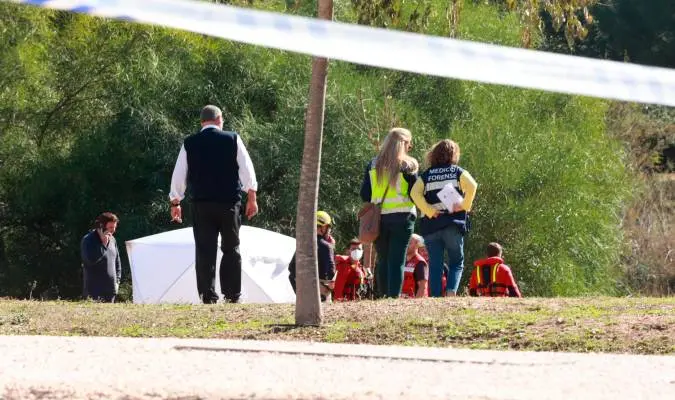 Encuentran el cadáver de un joven de 23 años flotando en la laguna de un parque