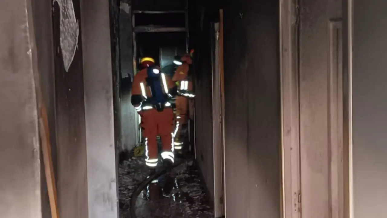 Muere un hombre y otro resulta herido en un incendio originado en una vivienda