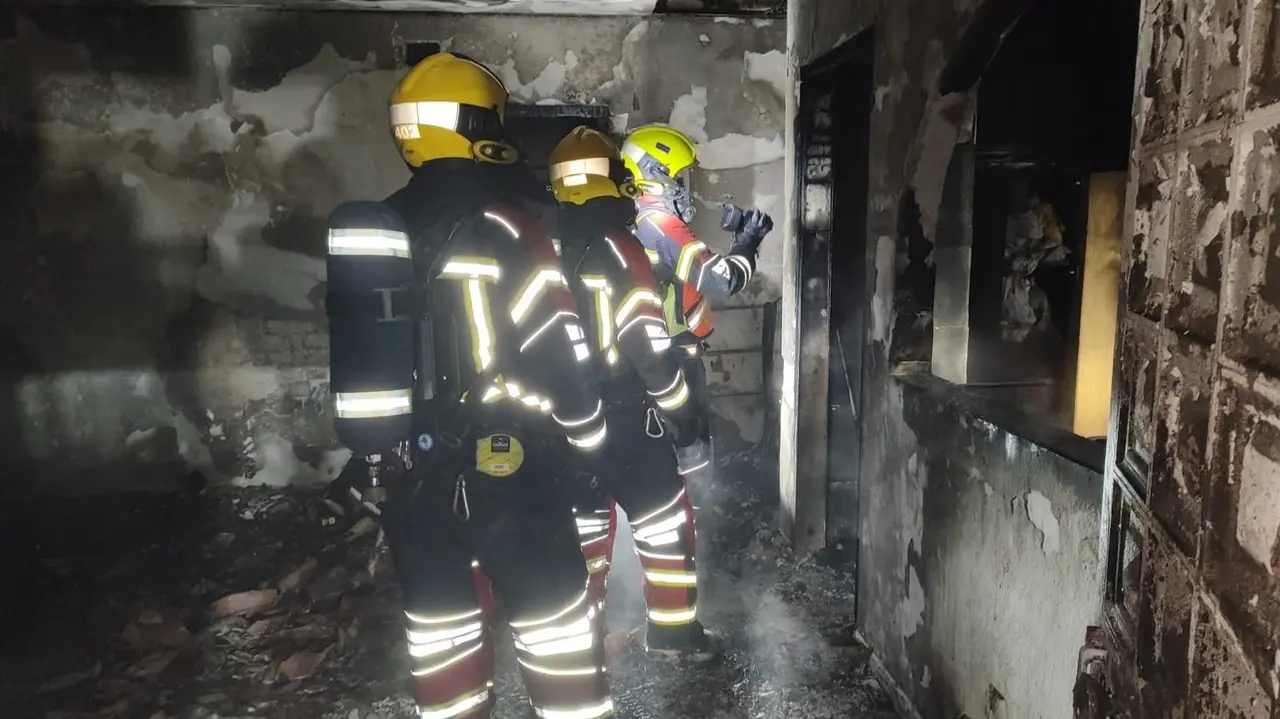 Herido grave un hombre en el incendio de una vivienda en Cedillo del Condado (Toledo)