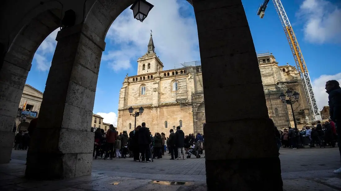 Yepes (Toledo) sale a la calle para 'salvar' su Colegiata, una joya del s.XVI en peligro - EFE/Ángeles Visdómine