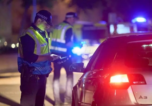 Un control de tráfico destapa la falsa vida de hombre: simulaba ser otra persona en su día a día