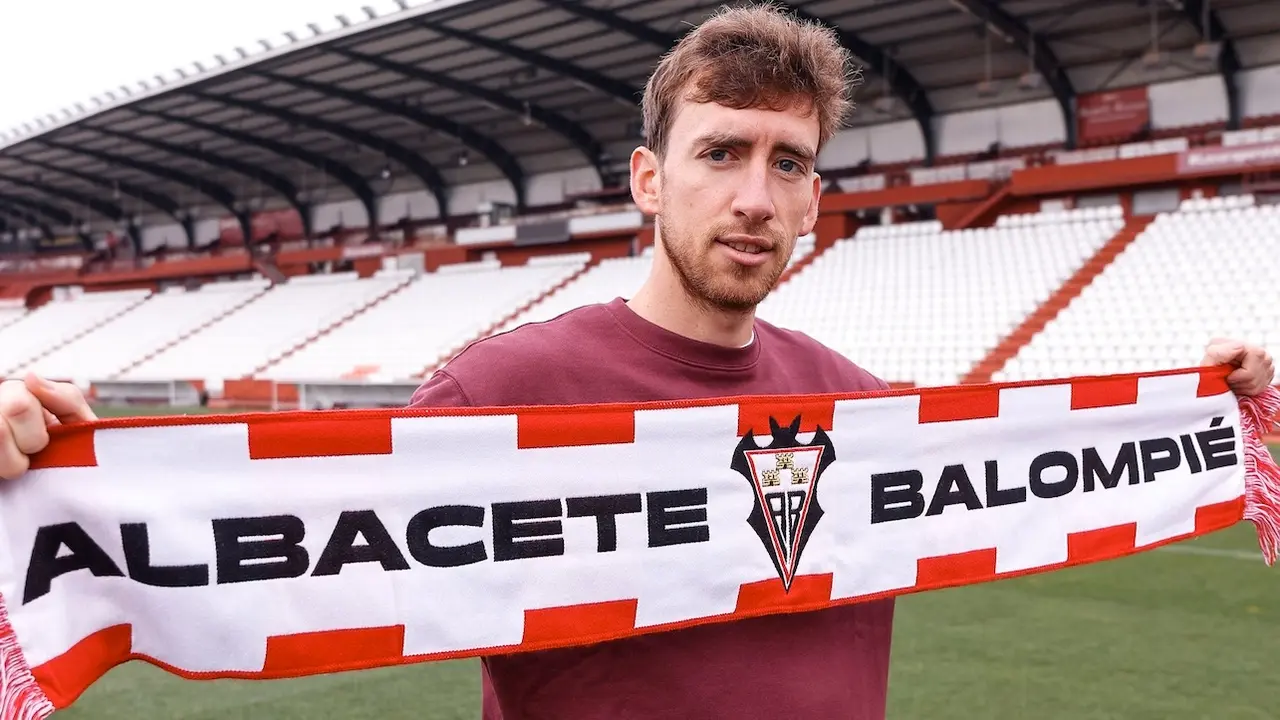 Rai Marchan se define como “un jugador de equipo” en su llegada al Albacete Balompié