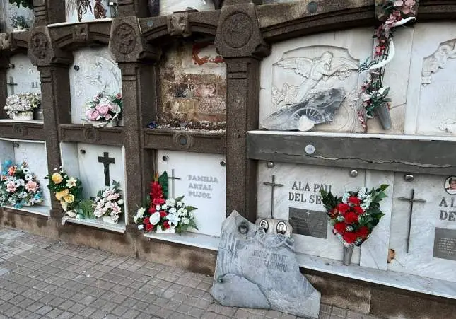 Ladrones de tumbas en el cementerio: más de 50 nichos profanados para llevarse joyas