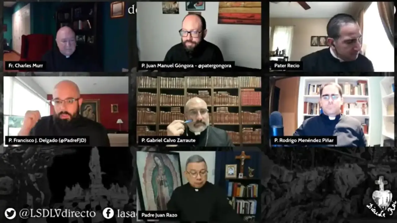 Polémica por unos sacerdotes que rezan para que el Papa "pueda ir al cielo cuanto antes"
