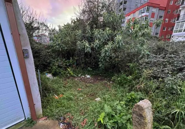 Encuentran el cadáver de una mujer en una maleta: llevaba asesinada varios meses