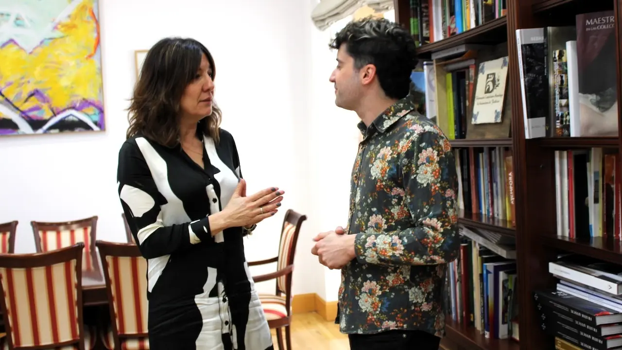 La delegada de la Junta, Blanca Fernández, se reúne con el director de Fecicam, Alvar Vielsa